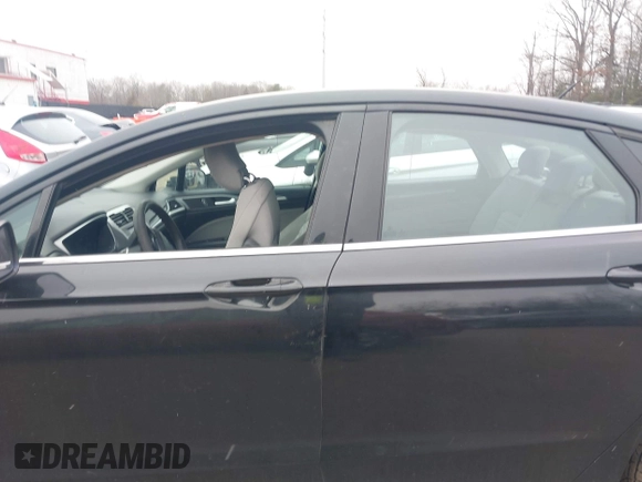 2013 Ford Fusion S with VIN 3FA6P0G76DR200904, listed as a IAAI auction lot 41568525 with 235,852 mi miles. Bid and sale history available at carsss.com. Image 14.