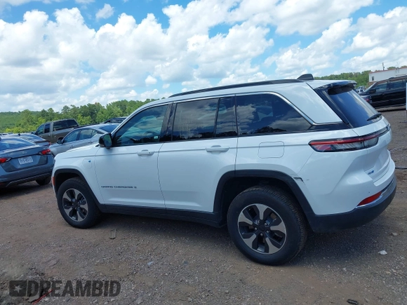 2024 Jeep Grand Cherokee with VIN 1C4RJYB67RC120412, listed as a IAAI auction lot 42732404 with 25,819 mi miles and . Bid and sale history available at DreamBid. Image 14.