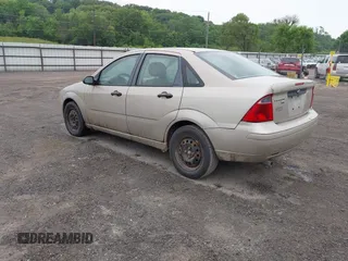 2007 Ford Focus S with VIN 1FAHP34N27W231422, listed as a IAAI auction lot 42521488 with 113,296 mi miles and . Bid and sale history available at DreamBid. Image 3.