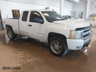 2007 Chevrolet Silverado 1500 LT w/1LT with VIN 1GCEK19C47Z516497, listed as a IAAI auction lot 41436051 with 285,072 mi miles. Bid and sale history available at carsss.com. Image 1.