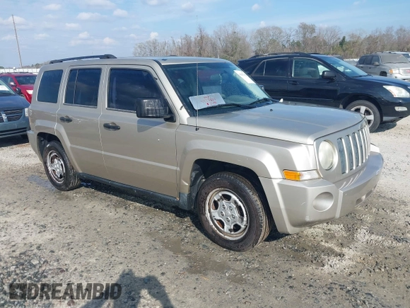 2009 Jeep Patriot Sport with VIN 1J4FT28B69D124812, listed as a IAAI auction lot 41437621 with 118,250 mi miles. Bid and sale history available at carsss.com. Image 1.