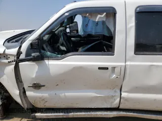 2013 Ford F-350 Platinum z VIN 1FT8W3BT6DEB57227, wystawiony jako Copart lot #63538964 z przebiegiem Nie podano mil oraz Szkoda całkowita • Salvage title. Historia ofert i sprzedaży dostępna na DreamBid. Obrazek 7.