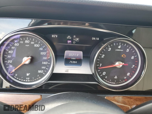 2019 Mercedes-Benz E 300 z VIN WDDZF4KBXKA489277, wystawiony jako Copart lot #58079675 z przebiegiem 75 384 mil mil oraz Szkoda całkowita • Salvage title. Historia ofert i sprzedaży dostępna na DreamBid. Obrazek 9.