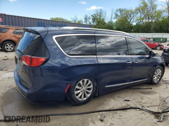 2018 Chrysler Pacifica Touring L z VIN 2C4RC1BG9JR170993, wystawiony jako Copart lot #56749955 z przebiegiem 205 310 mil mil oraz Nie do naprawy. Historia ofert i sprzedaży dostępna na DreamBid. Obrazek 3.