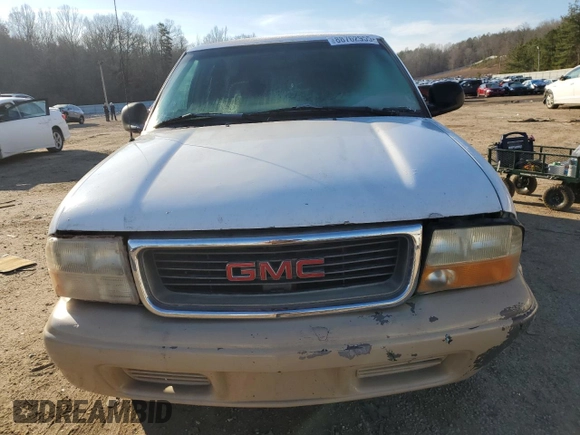 1998 GMC Jimmy SL with VIN 1GKCS13WXW2516025, listed as a Copart auction lot 88762955 with 140,381 mi miles and Salvage Title. Bid and sale history available at carsss.com. Image 5.