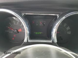 2007 Ford Mustang Deluxe z VIN 1ZVFT84N575265870, wystawiony jako Copart lot #60278415 z przebiegiem 251 670 mil mil oraz Szkoda całkowita • Salvage title. Historia ofert i sprzedaży dostępna na DreamBid. Obrazek 9.