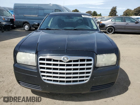 2006 Chrysler 300 with VIN 2C3KA43R26H127154, listed as a Copart auction lot 50207525 with 199,828 mi miles and Clean Title. Bid and sale history available at carsss.com. Image 5.