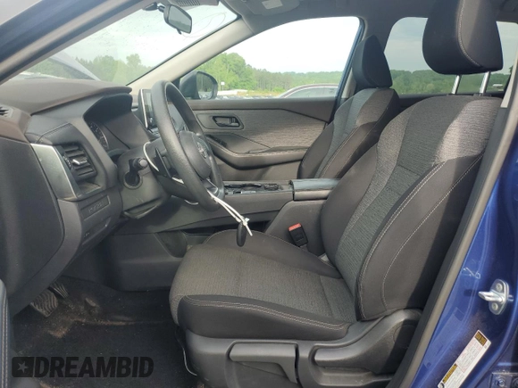 2022 Nissan Rogue S z VIN 5N1BT3AB2NC707314, wystawiony jako Copart lot #54425105 z przebiegiem 48 223 mil mil oraz Szkoda całkowita • Salvage title. Historia ofert i sprzedaży dostępna na DreamBid. Obrazek 7.