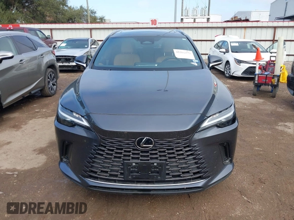 2024 Lexus RX 350 z VIN JTJCHMAA3R2015224, wystawiony jako IAAI lot #41066371 z przebiegiem 8719 mil mil oraz . Historia ofert i sprzedaży dostępna na DreamBid. Obrazek 12.