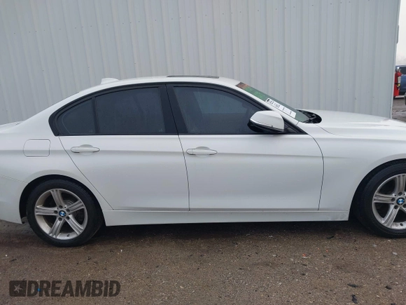 2013 BMW 3 Series 328i с VIN WBA3C1G55DNN93551, выставлен на аукционе IAAI как лот 41196707 с пробегом 165 735 миль миль и . История ставок и продаж доступна на DreamBid. Изображение 13.