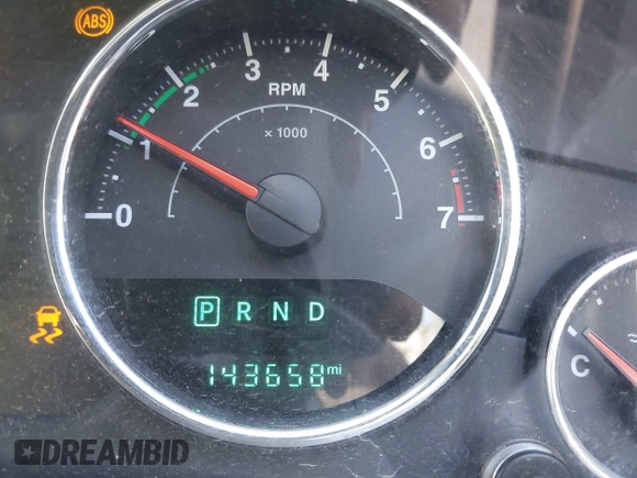 2015 Jeep Wrangler Sport z VIN 1C4AJWAG8FL550859, wystawiony jako IAAI lot #42154946 z przebiegiem 143 658 mil mil oraz . Historia ofert i sprzedaży dostępna na DreamBid. Obrazek 16.