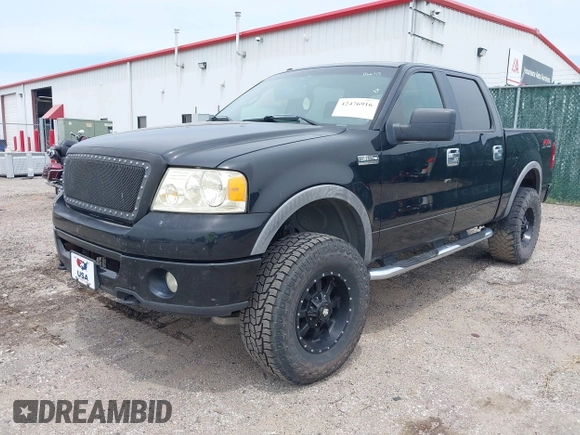 2006 Ford F-150 XLT z VIN 1FTPW14V06FB66713, wystawiony jako IAAI lot #42476916 z przebiegiem 155 509 mil mil oraz . Historia ofert i sprzedaży dostępna na DreamBid. Obrazek 2.