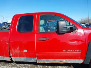 2012 Chevrolet Silverado 1500 LT with VIN 1GCRKSE75CZ138460, listed as a IAAI auction lot 42065032 with 1 mi miles. Bid and sale history available at carsss.com. Image 13.