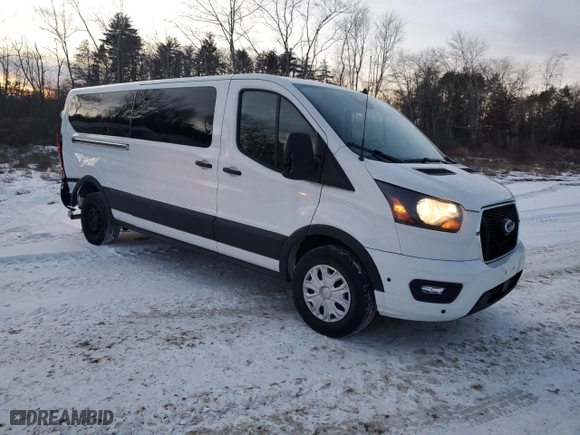 2024 Ford Transit Passenger Wagon XL with VIN 1FBAX2YG4RKA28189, listed as a Copart auction lot 42685955 with 16,003 mi miles and Clean Title. Bid and sale history available at carsss.com. Image 4.