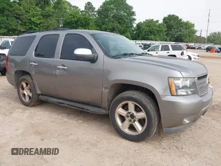 2007 Chevrolet Tahoe LT z VIN 1GNFC13007J351246, wystawiony jako IAAI lot #42270462 z przebiegiem 251 349 mil mil oraz . Historia ofert i sprzedaży dostępna na DreamBid. Obrazek 1.