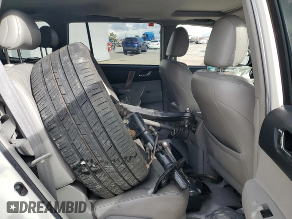 2010 Toyota Highlander Limited with VIN 5TDDK3EH5AS003034, listed as a Copart auction lot 50449835 with 185,717 mi miles and Salvage title. Bid and sale history available at DreamBid. Image 10.
