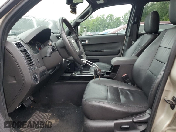 2010 Ford Escape Limited z VIN 1FMCU9EG2AKB77985, wystawiony jako Copart lot #56747655 z przebiegiem 88 362 mil mil oraz Szkoda całkowita • Salvage title. Historia ofert i sprzedaży dostępna na DreamBid. Obrazek 7.