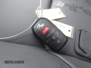 2023 Toyota Venza LE z VIN JTEAAAAH1PJ130932, wystawiony jako IAAI lot #41944972 z przebiegiem 18 870 mil mil oraz . Historia ofert i sprzedaży dostępna na DreamBid. Obrazek 11.
