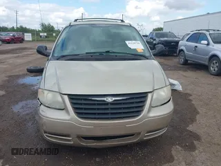 2006 Chrysler Town & Country SWB with VIN 1A4GP45R66B594898, listed as a IAAI auction lot 41128710 with 195,062 mi miles. Bid and sale history available at carsss.com. Image 13.