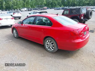 2013 Volkswagen Jetta SE with VIN 3VWDP7AJ6DM211202, listed as a IAAI auction lot 42365930 with 175,801 mi miles and . Bid and sale history available at DreamBid. Image 3.