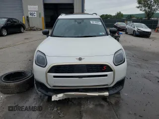 2025 MINI Countryman z VIN WMZ23GA07S7R50762, wystawiony jako Copart lot #58140805 z przebiegiem 22 188 mil mil oraz Szkody całkowita. Historia ofert i sprzedaży dostępna na DreamBid. Obrazek 5.
