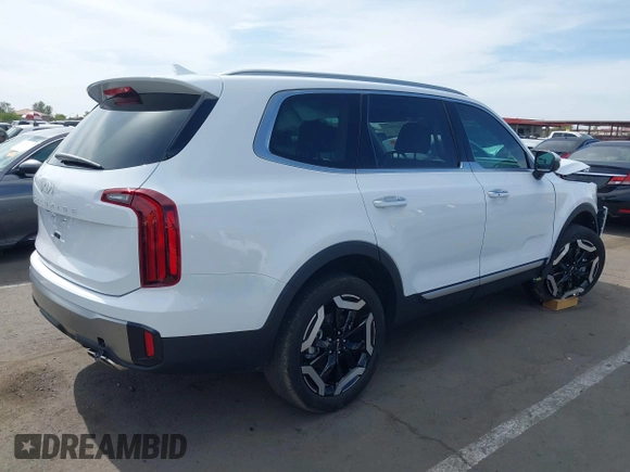 2025 Kia Telluride S with VIN 5XYP64GC2SG571197, listed as a IAAI auction lot 42255912 with 6,043 mi miles and . Bid and sale history available at DreamBid. Image 4.
