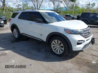 2022 Ford Explorer King Ranch z VIN 1FM5K8LC8NGB96039, wystawiony jako IAAI lot #41565379 z przebiegiem 24 025 mil mil oraz . Historia ofert i sprzedaży dostępna na DreamBid. Obrazek 1.