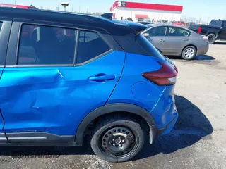 2021 Nissan Kicks SR with VIN 3N1CP5DV3ML561218, listed as a IAAI auction lot 41691829 with 99,361 mi miles. Bid and sale history available at carsss.com. Image 17.
