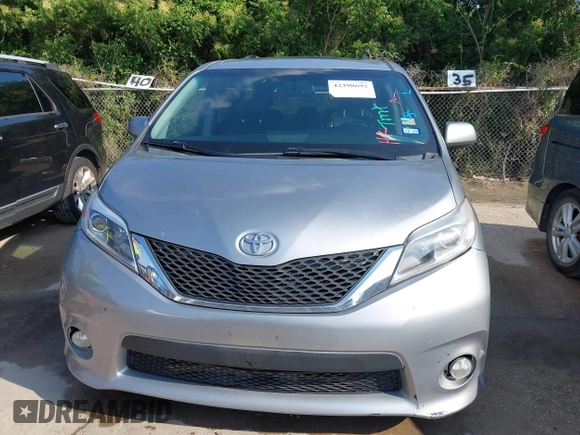 2015 Toyota Sienna SE с VIN 5TDXK3DC8FS665488, выставлен на аукционе IAAI как лот 42398692 с пробегом 110 446 миль миль и . История ставок и продаж доступна на DreamBid. Изображение 12.