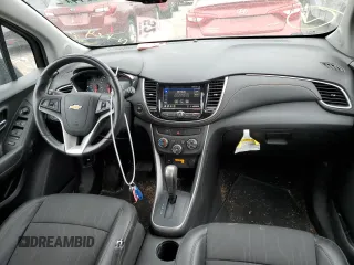 2022 Chevrolet Trax LT with VIN KL7CJLSM3NB547767, listed as a Copart auction lot 47861944 with 17,647 mi miles and Salvage Title. Bid and sale history available at carsss.com. Image 8.