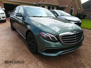 2017 Mercedes-Benz E 300 Luxury z VIN WDDZF4KB5HA102997, wystawiony jako IAAI lot #42437956 z przebiegiem 48 368 mil mil oraz . Historia ofert i sprzedaży dostępna na DreamBid. Obrazek 1.