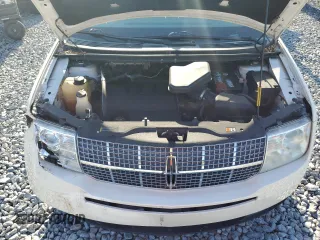 2008 Lincoln MKX with VIN 2LMDU68C18BJ33108, listed as a Copart auction lot 50726025 with 151,697 mi miles and Salvage Title. Bid and sale history available at DreamBid. Image 12.
