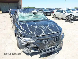 2022 Nissan Sentra SR z VIN 3N1AB8DV0NY313438, wystawiony jako IAAI lot #42076992 z przebiegiem Nie podano mil oraz . Historia ofert i sprzedaży dostępna na DreamBid. Obrazek 6.