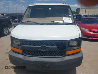 2013 Chevrolet Express Cargo z VIN 1GCWGFBA2D1165045, wystawiony jako IAAI lot #42784501 z przebiegiem 326 439 mil mil oraz . Historia ofert i sprzedaży dostępna na DreamBid. Obrazek 12.