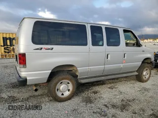 2009 Ford Econoline Passenger XL with VIN 1FBNE31L39DA86660, listed as a Copart auction lot 43724115 with 562,883 mi miles and Salvage title. Bid and sale history available at DreamBid. Image 3.
