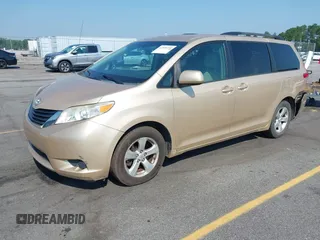 2012 Toyota Sienna LE AAS с VIN 5TDKK3DC0CS239963, выставлен на аукционе IAAI как лот 42550710 с пробегом 192 712 миль миль и . История ставок и продаж доступна на DreamBid. Изображение 19.