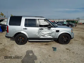 2016 Land Rover LR4 HSE z VIN SALAG2V68GA825659, wystawiony jako IAAI lot #40805256 z przebiegiem 124 342 mil mil oraz . Historia ofert i sprzedaży dostępna na DreamBid. Obrazek 13.