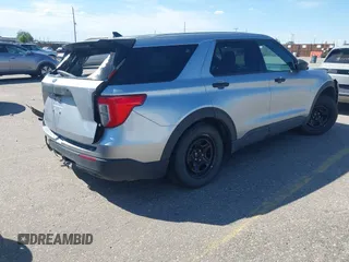 2022 Ford Police Interceptor z VIN 1FM5K8AC1NGA54845, wystawiony jako IAAI lot #42652519 z przebiegiem 17 893 mil mil oraz . Historia ofert i sprzedaży dostępna na DreamBid. Obrazek 4.