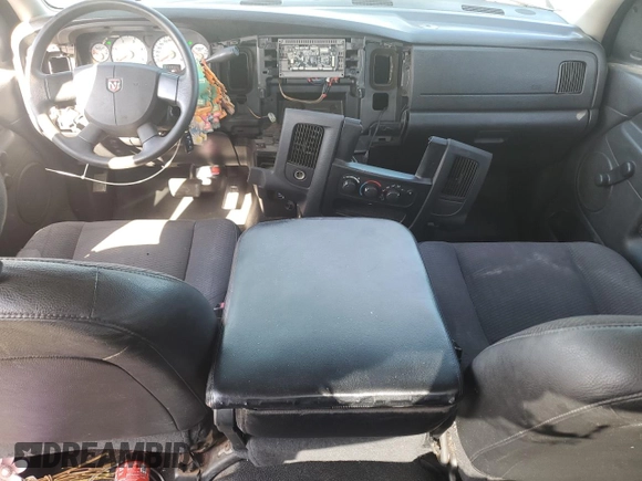 2005 Dodge 2500 ST z VIN 3D7KR28C25G792816, wystawiony jako Copart lot #49636695 z przebiegiem 180 802 mil mil oraz Szkoda całkowita • Salvage title. Historia ofert i sprzedaży dostępna na DreamBid. Obrazek 8.