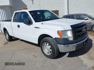 2014 Ford F-150 XL with VIN 1FTEX1CM4EKE58061, listed as a IAAI auction lot 41669258 with 195,232 mi miles. Bid and sale history available at carsss.com. Image 1.