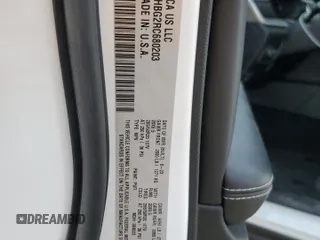 2024 Jeep Grand Cherokee Limited z VIN 1C4RJHBG2RC680203, wystawiony jako Copart lot #53930325 z przebiegiem 12 926 mil mil oraz Czysty tytuł • Clean title. Historia ofert i sprzedaży dostępna na DreamBid. Obrazek 13.