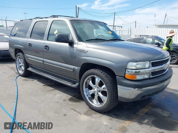 2002 Chevrolet Suburban LT with VIN 3GNEC16T52G208952, listed as a IAAI auction lot 41857120 with 1 mi miles. Bid and sale history available at carsss.com. Image 1.