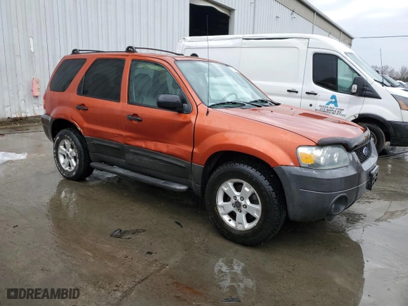 2007 Ford Escape XLT with VIN 1FMCU93137KA28475, listed as a Copart auction lot 47071585 with 192,128 mi miles and Salvage Title. Bid and sale history available at carsss.com. Image 4.