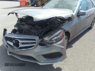 2014 Mercedes-Benz E 350 Sport z VIN WDDHF5KB2EA804546, wystawiony jako IAAI lot #42753310 z przebiegiem 182 861 mil mil oraz . Historia ofert i sprzedaży dostępna na DreamBid. Obrazek 17.