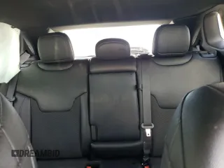 2024 Jeep Compass Latitude z VIN 3C4NJDBNXRT133089, wystawiony jako Copart lot #56872625 z przebiegiem 25 282 mil mil oraz Nie do naprawy • Non repairable. Historia ofert i sprzedaży dostępna na DreamBid. Obrazek 10.