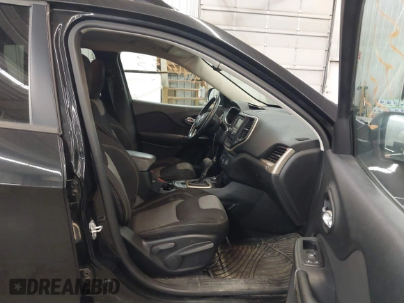 2016 Jeep Cherokee Sport with VIN 1C4PJMAB3GW375360, listed as a IAAI auction lot 41813233 with 100,780 mi miles and . Bid and sale history available at DreamBid. Image 5.