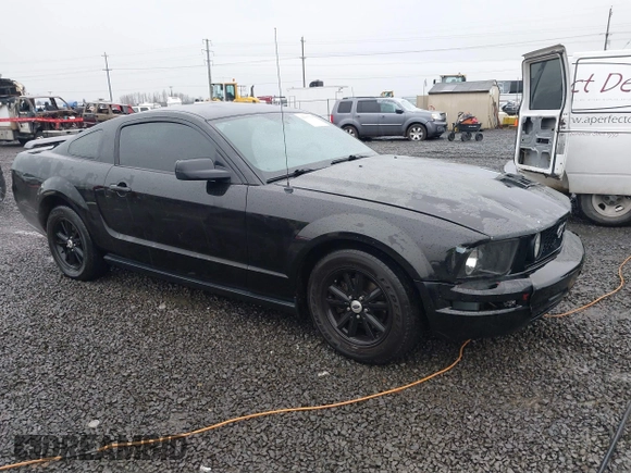 2006 Ford Mustang Standard with VIN 1ZVFT80N565161531, listed as a IAAI auction lot 41097766 with 149,250 mi miles and . Bid and sale history available at DreamBid. Image 1.