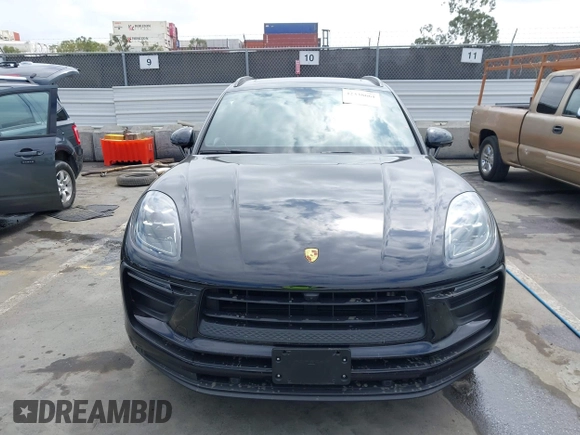 2022 Porsche Macan z VIN WP1AA2A55NLB00378, wystawiony jako IAAI lot #42338661 z przebiegiem 28 045 mil mil oraz . Historia ofert i sprzedaży dostępna na DreamBid. Obrazek 13.