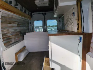 2019 Ford Transit с VIN 1FTYR3XM8KKA82456, выставлен на аукционе Copart как лот 75088664 с пробегом Не указан миль и Списание • Salvage title. История ставок и продаж доступна на DreamBid. Изображение 10.