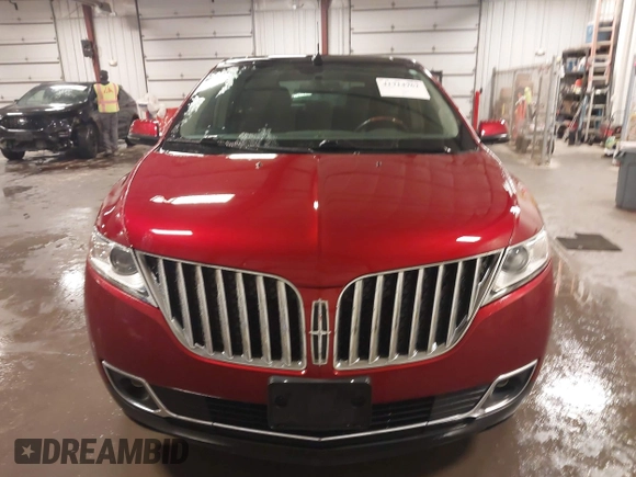 2014 Lincoln MKX z VIN 2LMDJ8JK7EBL00900, wystawiony jako IAAI lot #41714762 z przebiegiem 129 870 mil mil oraz . Historia ofert i sprzedaży dostępna na DreamBid. Obrazek 12.